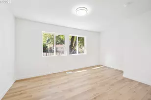 142 NE 128th Ave, Portland, OR 97230 - Photo 27