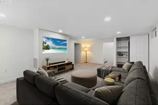 142 NE 128th Ave, Portland, OR 97230 - Photo 35