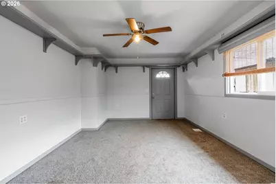 12020 NE Thompson St, Portland, OR 97220 - Photo 21