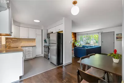 12020 NE Thompson St, Portland, OR 97220 - Photo 9