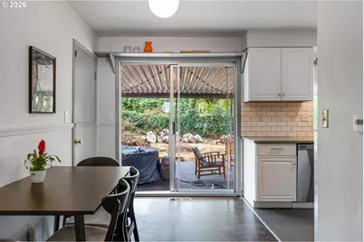 12020 NE Thompson St, Portland, OR 97220 - Photo 7