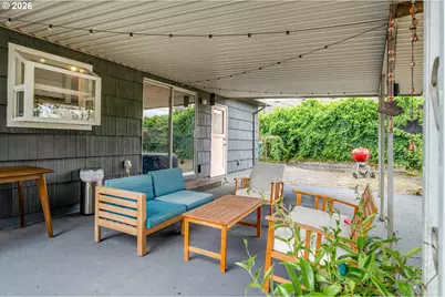 12020 NE Thompson St, Portland, OR 97220 - Photo 25