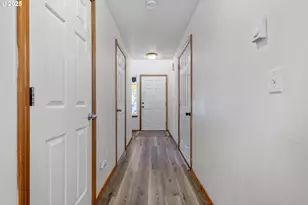 492 S Donna Dr, Newberg, OR 97132 - Photo 5