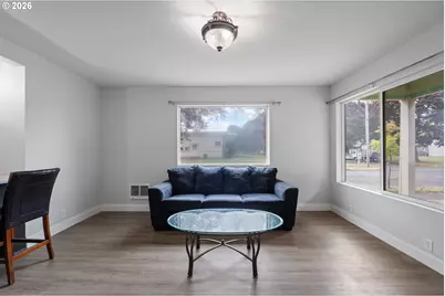 1504 8th Ave, Longview, WA 98632 - Photo 9