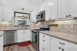 705 NE 18th Ct, Gresham, OR 97030 - Photo 17