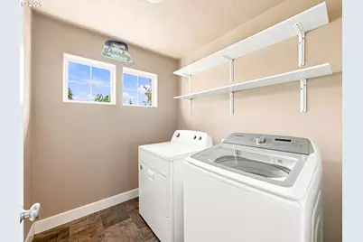 37927 Cascadia Village Dr, Sandy, OR 97055 - Photo 25