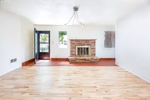 1404 Centennial Blvd, Springfield, OR 97477 - Photo 5
