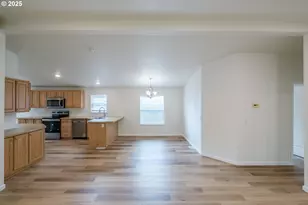 2110 NE Willamette Ave, Albany, OR 97321 - Photo 3