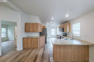 2110 NE Willamette Ave, Albany, OR 97321 - Photo 13