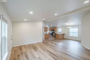 2110 NE Willamette Ave, Albany, OR 97321 - Photo 7