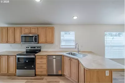 2110 NE Willamette Ave, Albany, OR 97321 - Photo 11