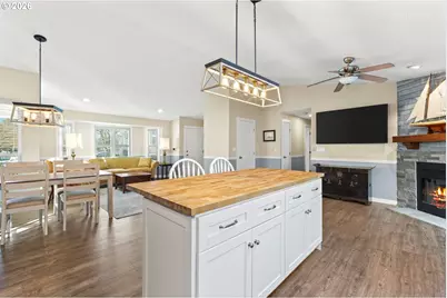 21140 NW Cannes Dr, Portland, OR 97229 - Photo 11