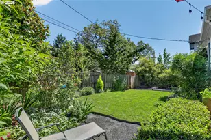 5742 N Commercial Ave, Portland, OR 97217 - Photo 43