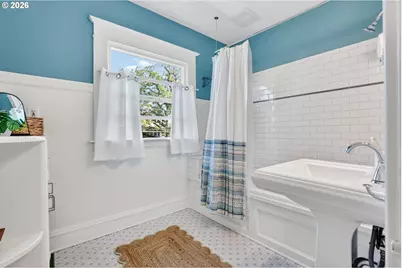 5742 N Commercial Ave, Portland, OR 97217 - Photo 33