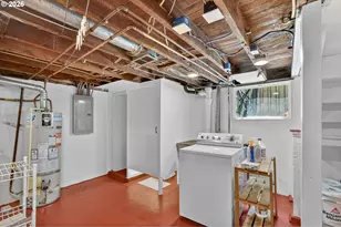 5742 N Commercial Ave, Portland, OR 97217 - Photo 35