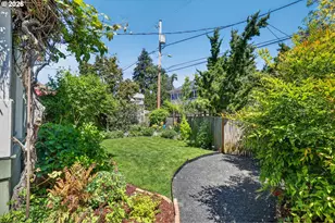 5742 N Commercial Ave, Portland, OR 97217 - Photo 41