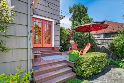 5742 N Commercial Ave, Portland, OR 97217 - Photo 39