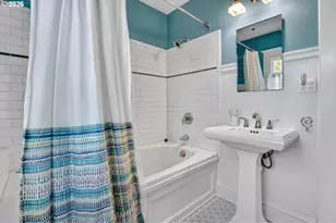 5742 N Commercial Ave, Portland, OR 97217 - Photo 31