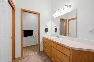 383 NE Fircrest Pl, McMinnville, OR 97128 - Photo 21