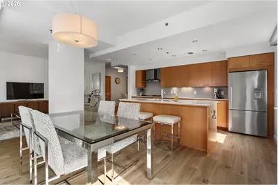 1310 NW Naito Pkwy #707, Portland, OR 97209 - Photo 9