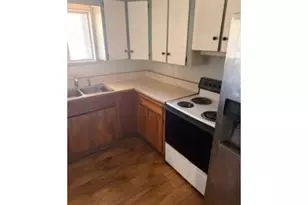 413 NE Johnson St, Myrtle Creek, OR 97457 - Photo 3