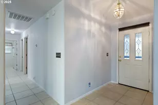 300 Ridgeway St, Sutherlin, OR 97479 - Photo 5