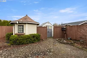 300 Ridgeway St, Sutherlin, OR 97479 - Photo 27