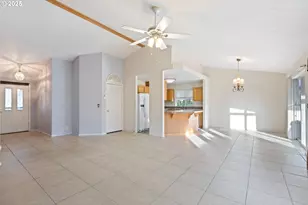 300 Ridgeway St, Sutherlin, OR 97479 - Photo 7