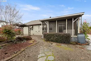 300 Ridgeway St, Sutherlin, OR 97479 - Photo 29