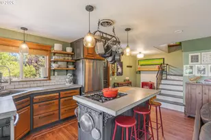 2260 Sherman Ave, Hood River, OR 97031 - Photo 13