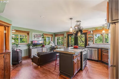 2260 Sherman Ave, Hood River, OR 97031 - Photo 11