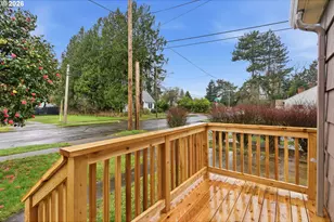 10405 Northeast Pacific Street, Portland, OR 97220 - Photo 5