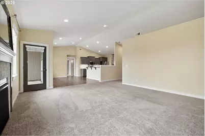 2433 NW Hazelwood Ave, Redmond, OR 97756 - Photo 9