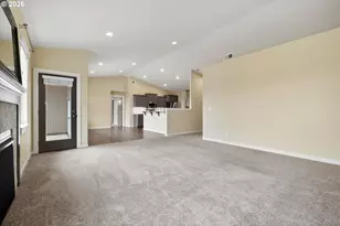 2433 NW Hazelwood Ave, Redmond, OR 97756 - Photo 9