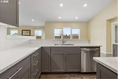 2433 NW Hazelwood Ave, Redmond, OR 97756 - Photo 11