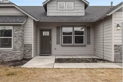 2433 NW Hazelwood Ave, Redmond, OR 97756 - Photo 3