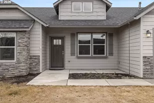 2433 NW Hazelwood Ave, Redmond, OR 97756 - Photo 3