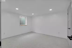 1915 NE Bryant St, Portland, OR 97211 - Photo 21