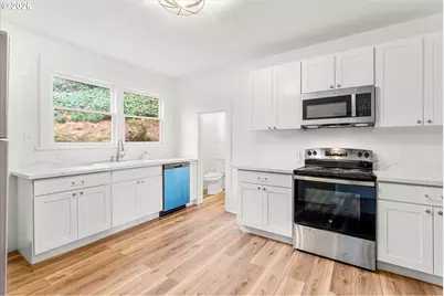 1016 Center St, Oregon City, OR 97045 - Photo 11