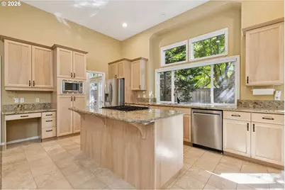 7750 SW Red Hawk Ct, Portland, OR 97210 - Photo 9