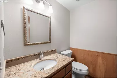 15609 NE Summerplace Dr, Portland, OR 97230 - Photo 11