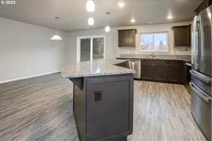 981 Schaffran Rd, Castle Rock, WA 98611 - Photo 9