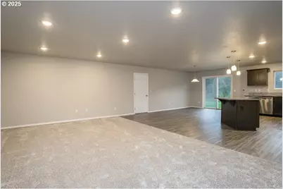 981 Schaffran Rd, Castle Rock, WA 98611 - Photo 5