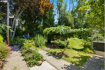 4920 SW 31st Dr, Portland, OR 97239 - Photo 35
