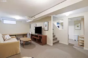 4920 SW 31st Dr, Portland, OR 97239 - Photo 11