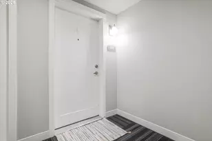 11715 SW Valencia Ln, Wilsonville, OR 97070 - Photo 3