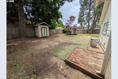 1327 Ash Ave, Cottage Grove, OR 97424 - Photo 17
