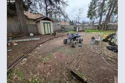 1327 Ash Ave, Cottage Grove, OR 97424 - Photo 15