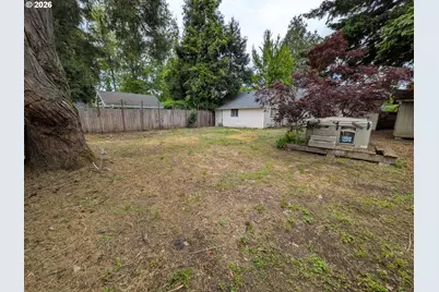 1327 Ash Ave, Cottage Grove, OR 97424 - Photo 15