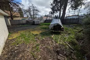 1327 Ash Ave, Cottage Grove, OR 97424 - Photo 17